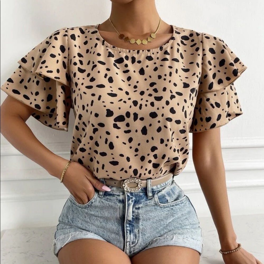 All over print layered sleeve blouse